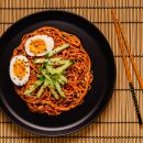 Gochujang Nudeln: diese koreanischen Spaghetti sind in aller Munde