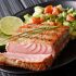 Thunfisch-Steak mit Avocado-Salat