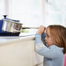 Die Küche - Gefahrenquelle Nr. 1 für dein Kind!