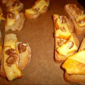Crostini mit Camembert und Granatapfel - Schritt 1