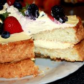 Kokosnuss-Baiser Torte mit Beeren - Schritt 3