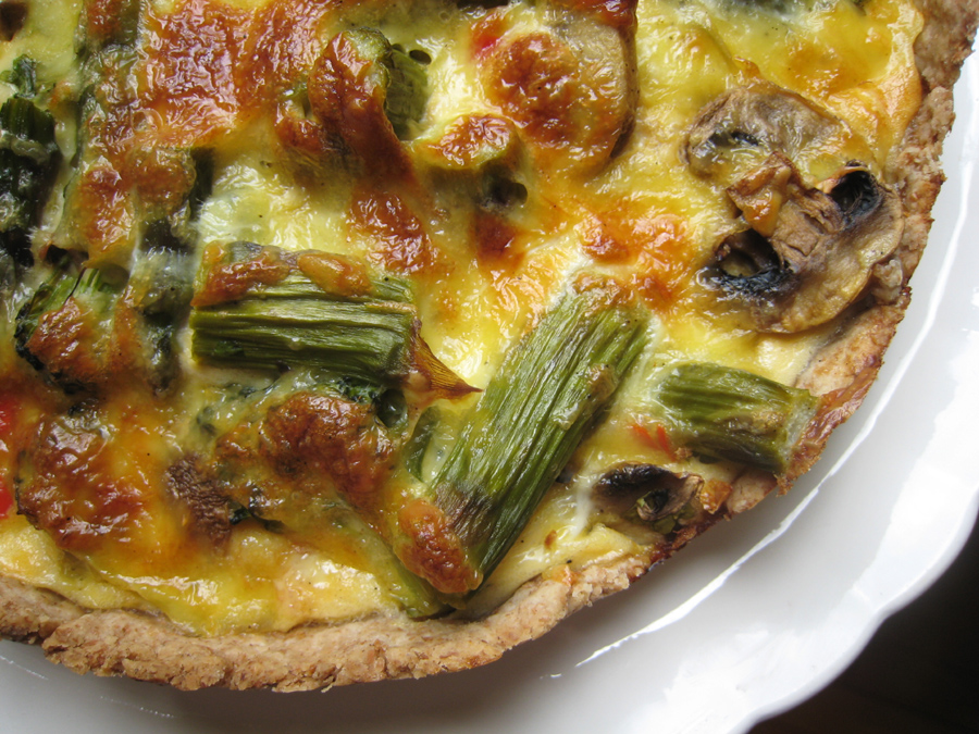 Gemüsetarte mit Sellerie Champignons mit Käse und Ei überbacken (4/5)