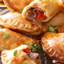 Inspiriert durch argentinische Empanadas: Köstliche Thunfisch-Teigtaschen!