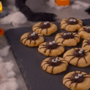 Ihr werdet kreischen, so süß sind die: Gruselige Erdnussbutter Spinnencookies für Halloween