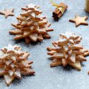 Ein süßer Tannenbaum aus Plätzchen