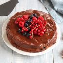 Traumhafter, saftiger Schokoladenkuchen mit Mascarpone und Beeren