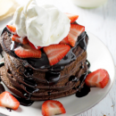 Fluffige SCHOKOPANCAKES selber machen - lasst den Tag schokoladig beginnen!
