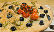 Focaccia mit Oliven und Rosmarin - herrlich italienisch