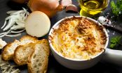 Unser Gaumen sagt Olàlà: Französische Zwiebelsuppe mit Käse überbacken