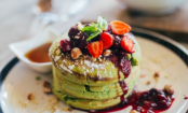 Köstliche, fluffige Matcha-Pfannkuchen für ein gesundes Frühstück