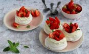 Mini Pavlova mit Erdbeeren aus nur 5 Zutaten