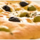 Highlight für laue Sommernächte: Olivenfocaccia