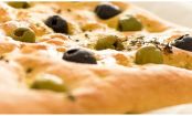 Highlight für laue Sommernächte: Olivenfocaccia