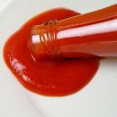 Ideal für die nächste Feier: Mit diesen Zutaten verwandelt ihr einfache Saucen wie Ketchup und Mayonnaise in Gourmetsaucen!