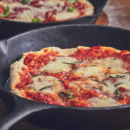 Pizza aus der Pfanne: die einfachste Pizza ohne backen für den Sommer