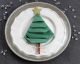 Süße Weihnachtsdeko: So faltet ihr eure Servietten in Weihnachtsbaum-Form
