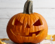 Halloween kann kommen: So schnitzt ihr eine gruhuhuselige Halloween Kürbislaterne