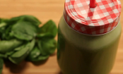 Der strotzt vor Gesundheit: Grüner Detoxsaft mit Apfel, Gurke und Spinat 