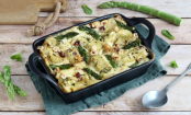 Leichte und leckere vegane Lasagne mit grünem Spargel und Tofu