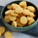 Jetzt wird's herzhaft: leckere Kekse mit Parmesan, Curry und Mohnsamen