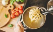 Nudeln passiv kochen: so spart ihr Wasser und Energie beim Pastakochen