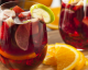 Sangria: das Getränk des Sommers, voll mit frischen Früchten!