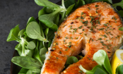 Lecker und leicht: Lachs mit rosa Pfeffer und Zitrone