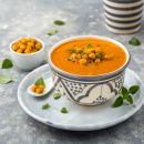 Würzig und gesund: Orientalische Linsensuppe mit Koriander und Kichererbsen