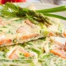 Leckere Frittata mit Lachs und grünem Spargel