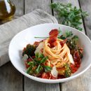 Was gibt's heute Abend? Linguine all'Arrabbiata mit Broccoli und knusprigem Serranoschinken