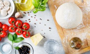 Hausgemachter, italienischer Pizzateig: weich, einfach, köstlich