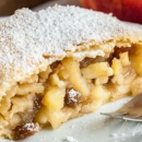 Das Originalrezept für einen selbstgemachten, weichen und fruchtigen Apfelstrudel