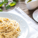 Spaghetti Cacio e Pepe: schnelle Italienische Pasta aus nur 5 Zutaten