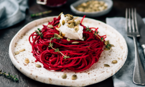 Rote Bete Spaghetti - so bekommt ihr sogar Kinder zum Rote Bete Essen