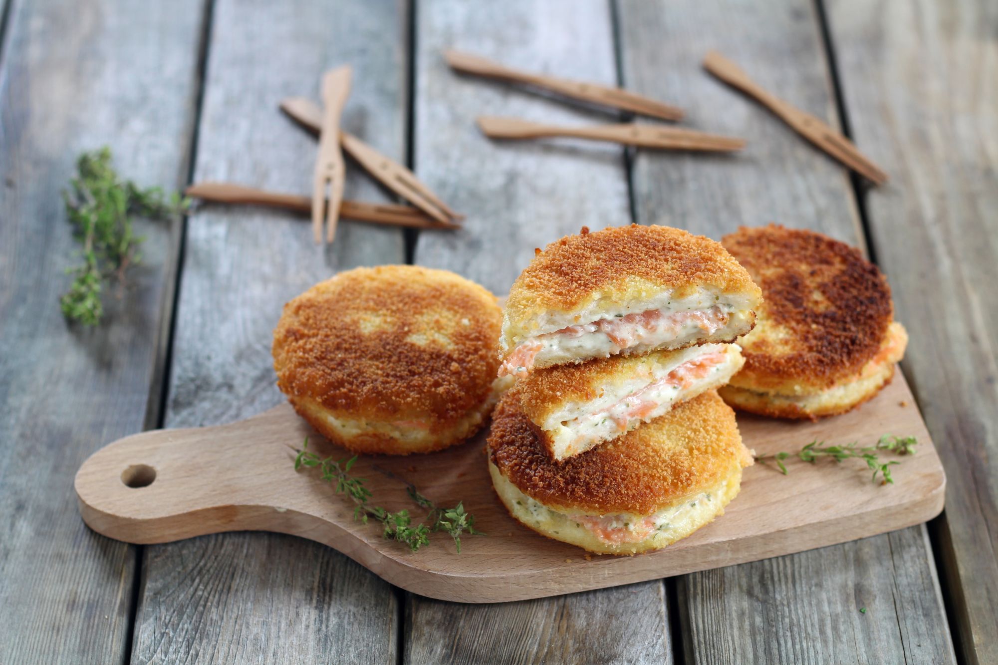 Unwiderstehliches Fingerfood: Mini Croque-Monsieur mit Lachs