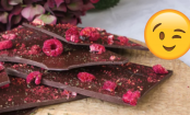 Fein und lecker: dunkle Schokolade mit Himbeeren verfeinern!