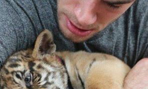 Evan Antin, der süßeste Tierarzt der Welt!