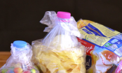VIDEO: Tüten luftdicht verschließen mit diesem einfachen Trick