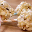 VIDEO: Popcorn-Cakepops mit Marshmallows! Ein 10 Minuten-Rezept