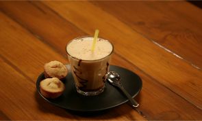 Eine einfache Videoanleitung für einen Mocaccino