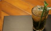 Cocktailschule: Videoanleitung für einen Mint Julep