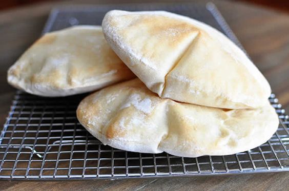Super facile: la ricetta del pane pita da farcire a piacere