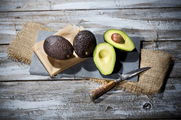 Tipps vom Profikoch: So verhindert ihr, dass eure Avocados dunkel werden!