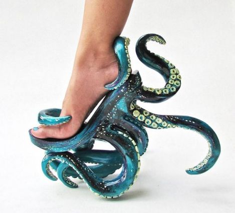 These 10 (CRAZY) SHOES are made for walking... ABER WIE??