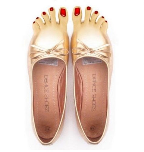 These 10 (CRAZY) SHOES are made for walking... ABER WIE??