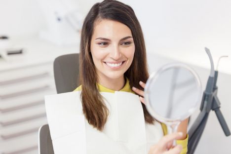 Zahnpflege: Was Euer LÄCHELN schneller ALT aussehen lässt