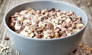 Was du in dein PROTEIN-MÜSLI tun solltest