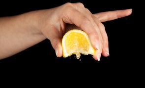 Mit der Zitronendiät gegen den Hüftspeck