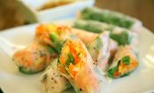 Leichtes SOMMERREZEPT: Veggie-Summer Rolls mit Erdnuss-Dip