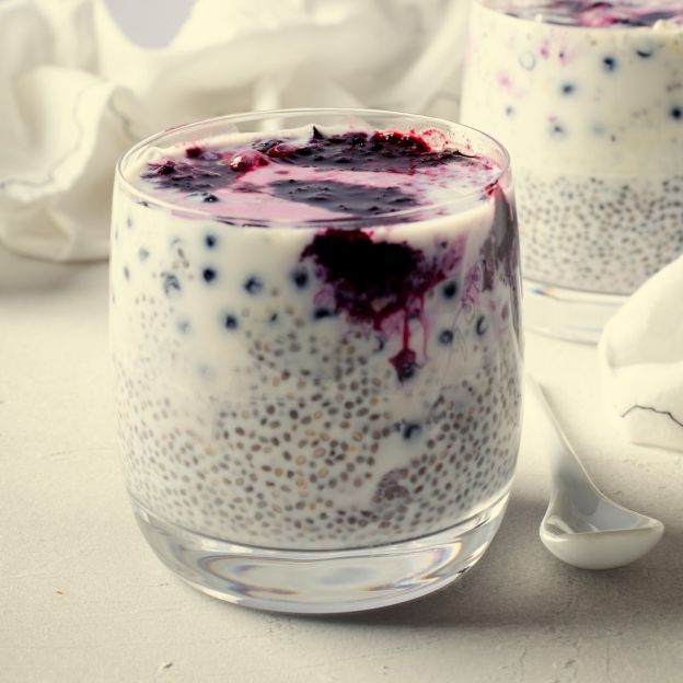 Chiapudding mit Beeren